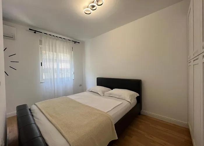 Lana Studio * تيرانا